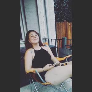 Meet your Posher, Andrea